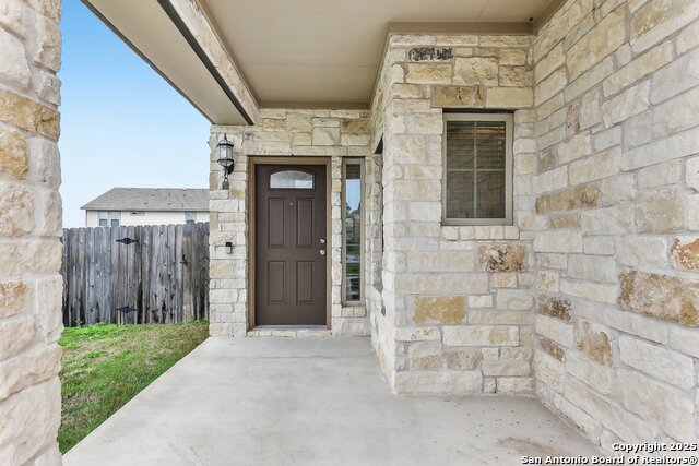 Listing photo id 27 for 704 Manzano
