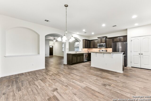 Listing photo id 6 for 704 Manzano