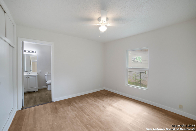 Image 7 of 13 For 127 Antrim Dr