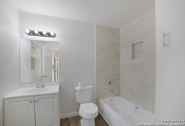 Image 9 of 13 For 127 Antrim Dr