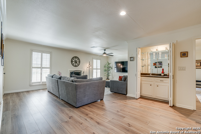 Image 11 of 34 For 2611 Eisenhauer Road  1603