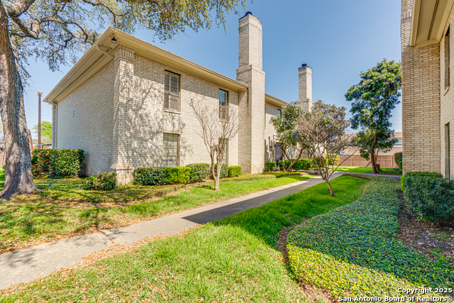 Image 2 of 34 For 2611 Eisenhauer Road  1603