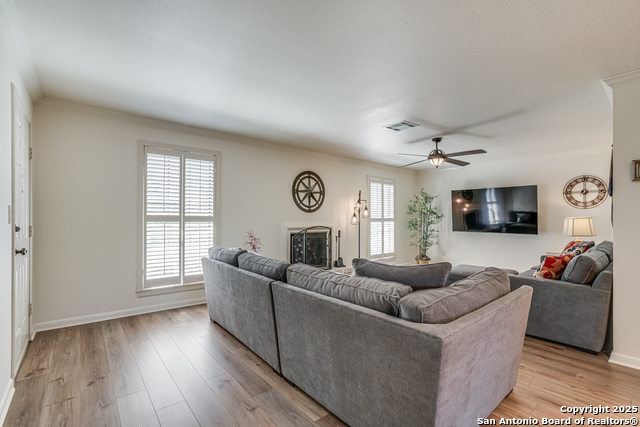 Image 6 of 34 For 2611 Eisenhauer Road  1603