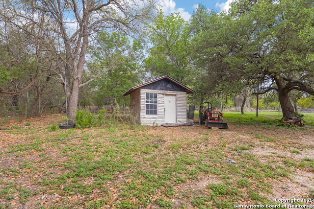 Image 23 of 27 For 23055 Trumbo Rd