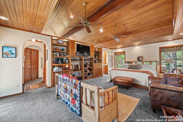 Listing photo id 11 for 2802 State Highway 46