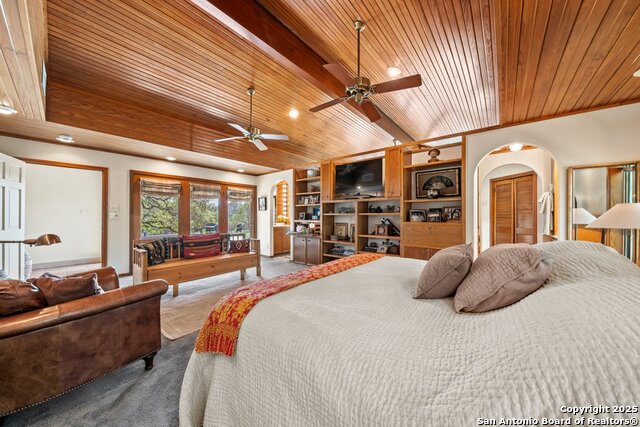 Listing photo id 12 for 2802 State Highway 46