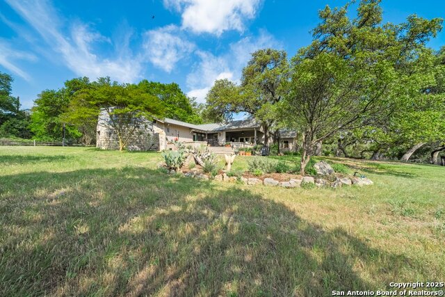 Listing photo id 25 for 2802 State Highway 46