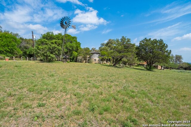 Listing photo id 26 for 2802 State Highway 46
