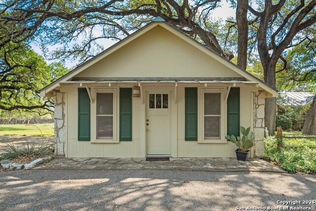 Listing photo id 37 for 2802 State Highway 46