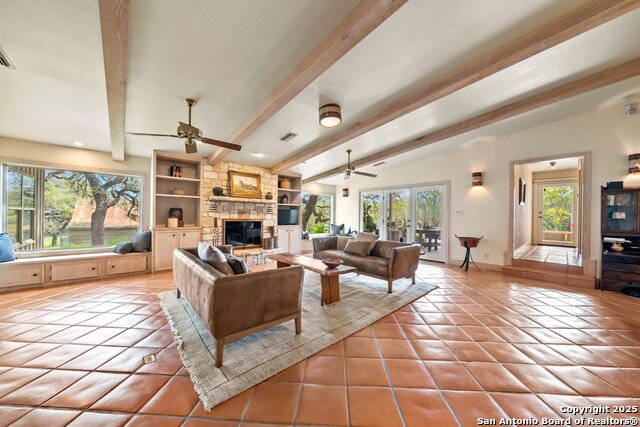 Listing photo id 4 for 2802 State Highway 46