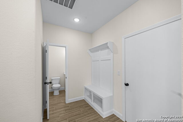 Listing photo id 26 for 104 Hidden Path