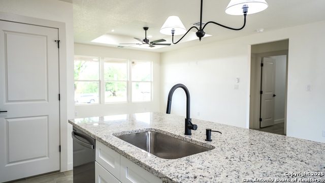 Image 12 of 34 For 16713 Tapatio St