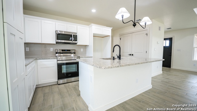 Image 7 of 34 For 16713 Tapatio St