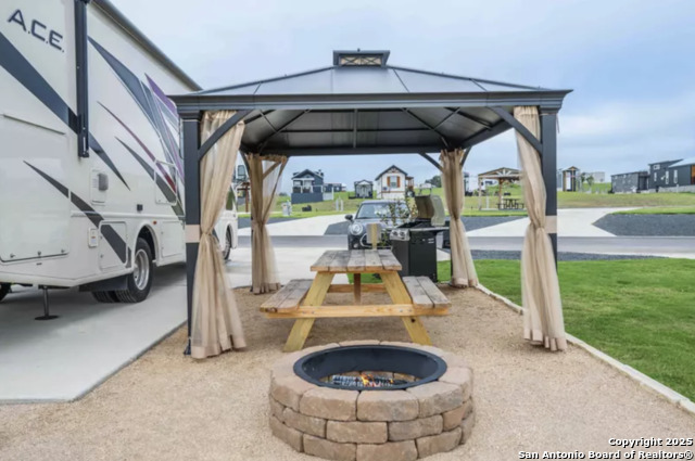 Image 2 of 20 For 5386 Ranch Road 1376 #102