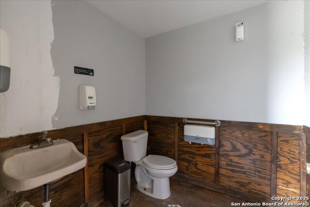 Listing photo id 13 for 14328 Hwy 72