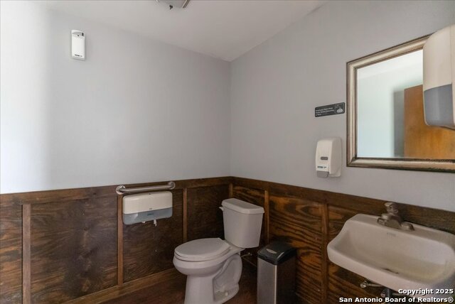 Listing photo id 14 for 14328 Hwy 72