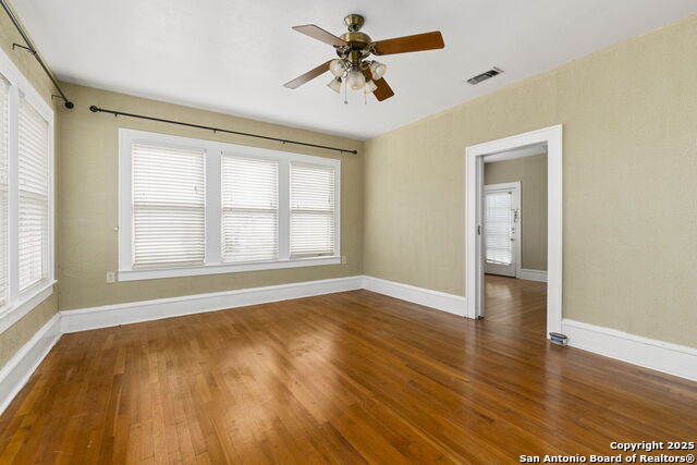 Image 18 of 35 For 1141 Highland Blvd E