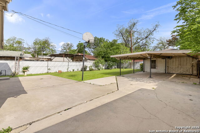 Image 26 of 35 For 1141 Highland Blvd E