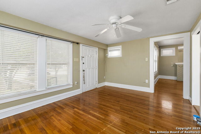 Image 5 of 35 For 1141 Highland Blvd E