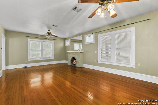 Image 8 of 35 For 1141 Highland Blvd E