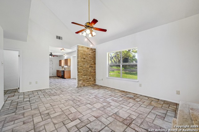 Listing photo id 8 for 13533 Fm 2325