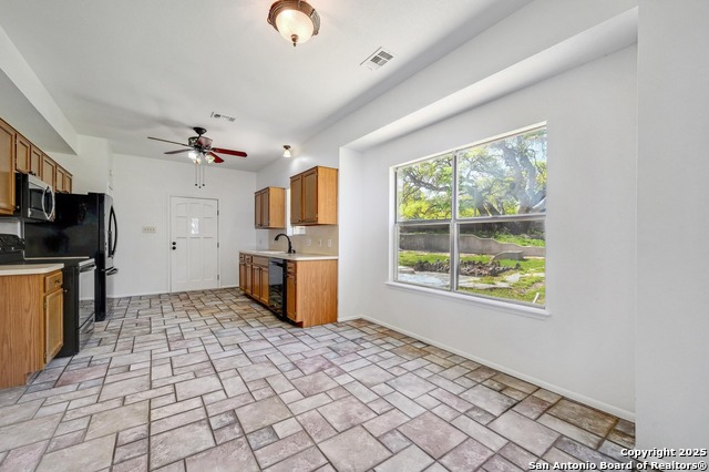 Listing photo id 10 for 13533 Fm 2325