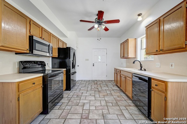 Listing photo id 11 for 13533 Fm 2325