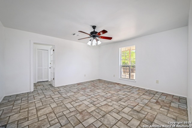 Listing photo id 12 for 13533 Fm 2325