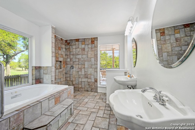 Listing photo id 13 for 13533 Fm 2325