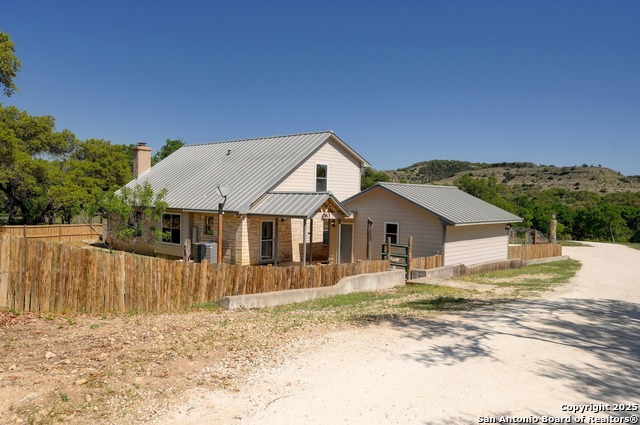 Listing photo id 22 for 13533 Fm 2325