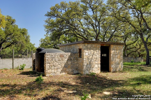 Listing photo id 32 for 13533 Fm 2325