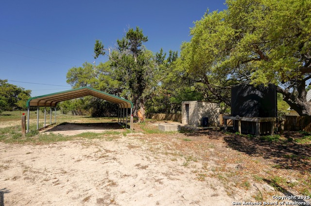 Listing photo id 33 for 13533 Fm 2325
