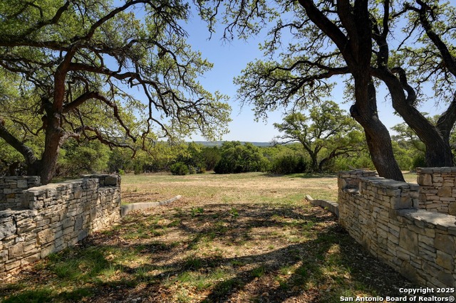 Listing photo id 3 for 13533 Fm 2325