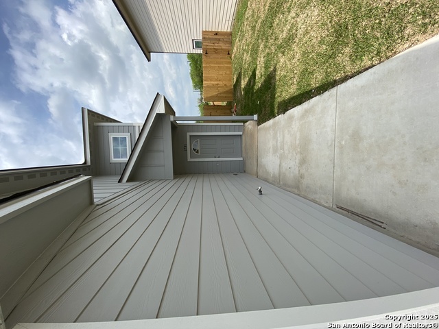 Listing photo id 3 for 1789 Tristan
