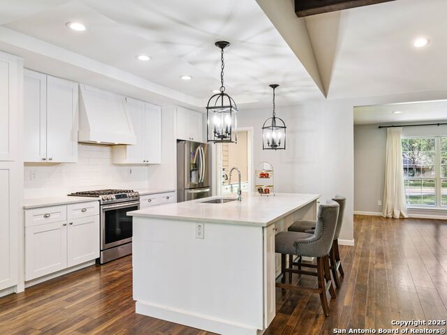 Image 12 of 29 For 106 Castleoaks Drive
