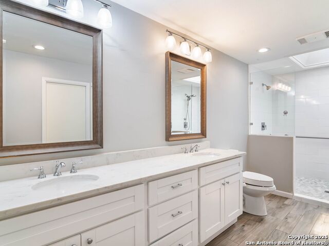 Image 18 of 29 For 106 Castleoaks Drive