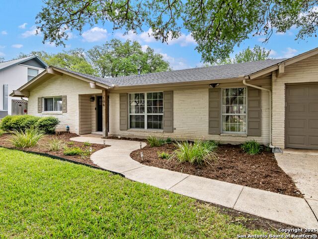 Image 2 of 29 For 106 Castleoaks Drive
