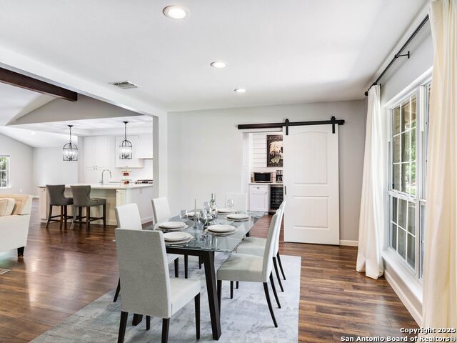 Image 4 of 29 For 106 Castleoaks Drive