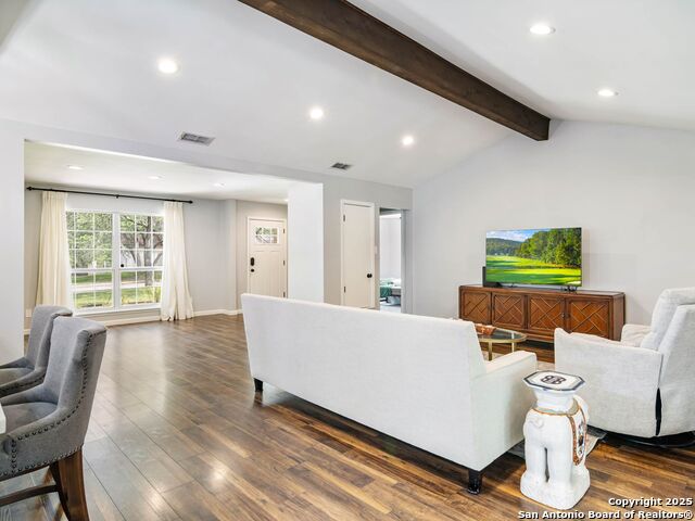 Image 9 of 29 For 106 Castleoaks Drive