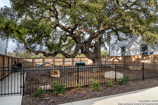 Image 5 of 5 For 14839 Vance Jackson Road #206