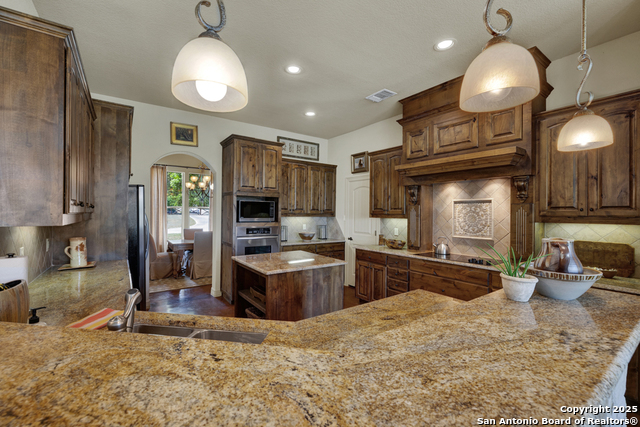 Image 16 of 45 For 807 Lake Island