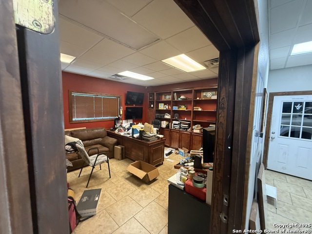 Listing photo id 10 for 1237 Oaklawn W