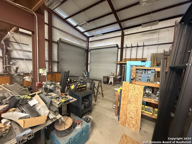 Listing photo id 15 for 1237 Oaklawn W