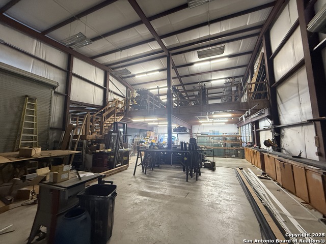 Listing photo id 16 for 1237 Oaklawn W