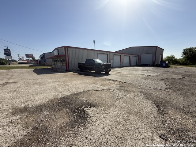 Listing photo id 2 for 1237 Oaklawn W