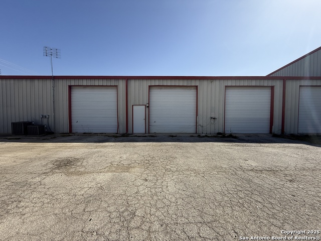 Listing photo id 4 for 1237 Oaklawn W