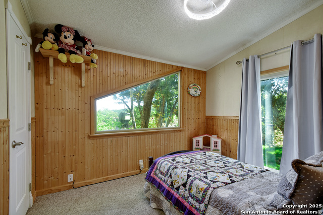 Listing photo id 11 for 1340 Hinch  