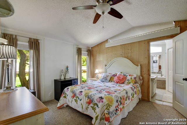 Listing photo id 13 for 1340 Hinch  