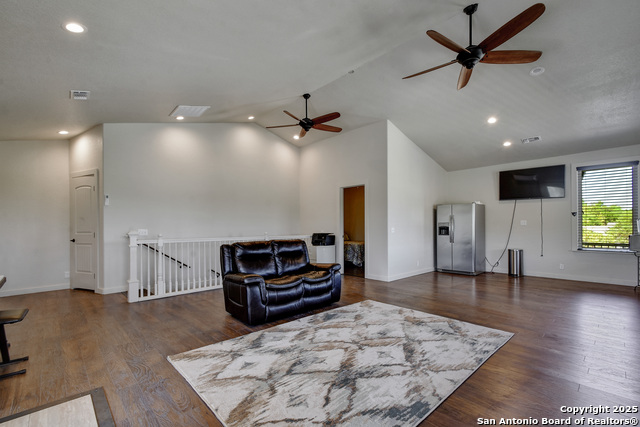 Listing photo id 22 for 1340 Hinch  