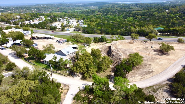 Listing photo id 35 for 1340 Hinch  